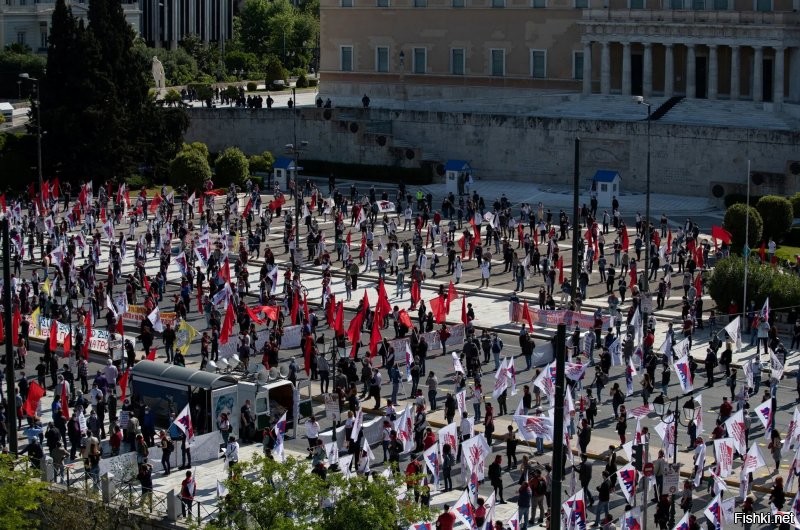 Это вот, например, Первомай в Греции.