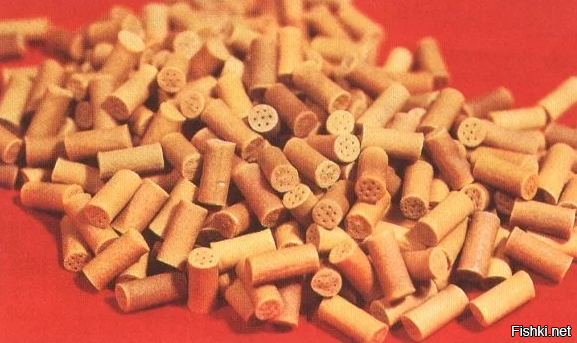 тут что ли у всех коты (кошки)? Наш на камушках так не балдеет, как ваш на порохе)