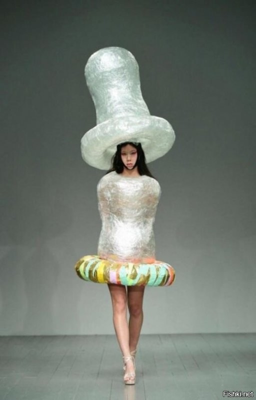 И эти <span style='color:gray'>[мат]</span> ещё будут мне указывать, когда можно надевать носки, а когда нельзя?