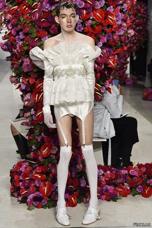 И эти <span style='color:gray'>[мат]</span> ещё будут мне указывать, когда можно надевать носки, а когда нельзя?