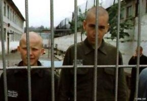 В Чите брошенный хулиганами камень чуть не убил отца пятерых детей