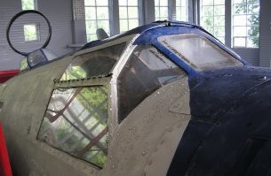 Так ведь Чкалов не в штабе галифе протирал. Летчик-испытатель это же бешеные нагрузки. 
Один АНТ-25 каких нервов стоил при перелете из СССР в США. Без автопилота и прочих нежностей.  И летчики сменяя друг друга перелезали через себя.