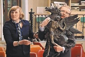 Уж больно эта персоналия, похожа на эту: