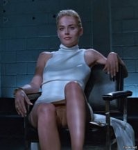 Знаменитая американская актриса Шарон Стоун имеет IQ 154. Доказательство ее интеллекта - она первая раздвинула ноги и показала свою пелотку на большом экране, в блокбастере (а не в порнофильме). После этого ее карьера и ее гонорары взлетели вверх, как ракета. Это ли не доказательство ее суперинтеллекта?