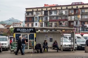 много подобного в Грузии: 
Грузия, бывшие 5тиэтажки: