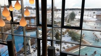 На улице было -15, а в ангаре +28.