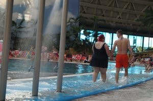 был там, такие колоритные парочки там ходят