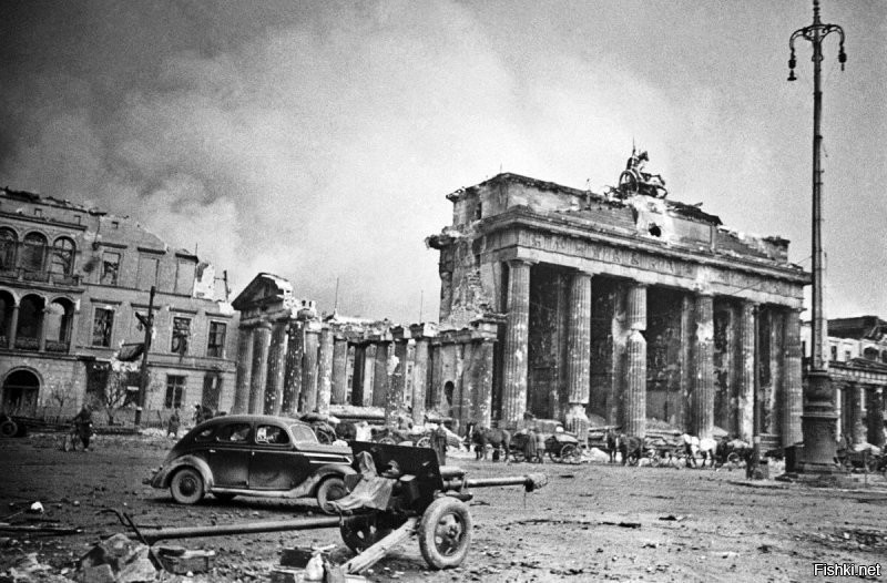 А потом раз......и пусть нам спасибо скажут, что не снесли их красоту на хрен....