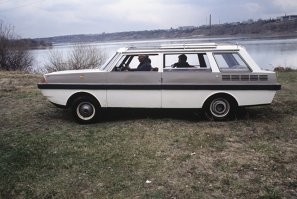 могли же, в гараже, на коленке...