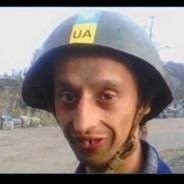 Тут инсайд мне сказал что этот чувак ее отец