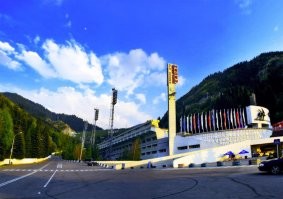 Ну здесь практически не чего не поменялось . Я раньше любил по лестнице бегать и на чимбулак пешком ходить .