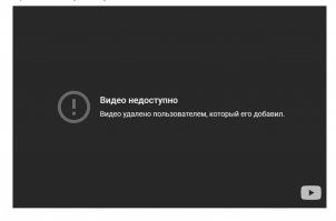 Слониха протянула хобот помощи своему детёнышу