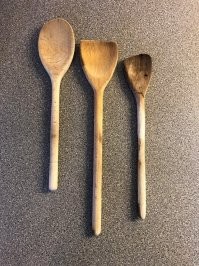 Вот, посмотрите: это скелет Александра Македонкского в детстве. А это - скелет Александра Македонкского в юности. А вот это - скелет Александра Македонкского в старости... Ну, вы понели.