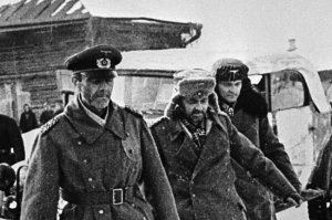 а кто то догадывался что в СССР бывает холодно. Сталинград.зима и немцы в своих ушанках.