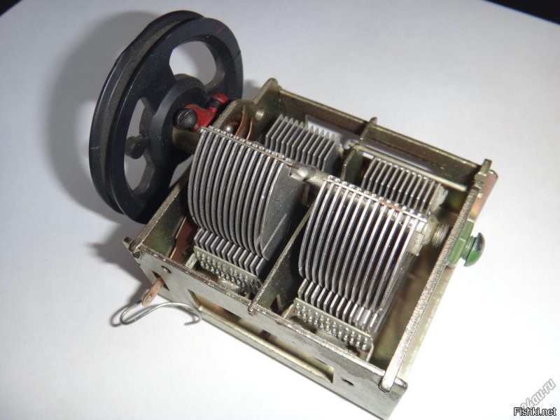 Это тоже  просто конденсаторы...