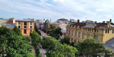 В моём колхозе нет авто и тротуаров?
Я в центре Питера живу! 
--------------
В твоём возрасте люди уже на собственных автомобилях ездят, а ты всё на велике.
Ты задрот-неудачник!