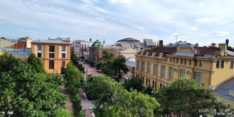 В моём колхозе нет авто и тротуаров?
Я в центре Питера живу! 
--------------
В твоём возрасте люди уже на собственных автомобилях ездят, а ты всё на велике.
Ты задрот-неудачник!