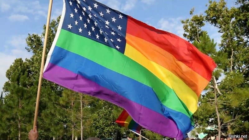 Штатам нужно срочно менять флаг ,что бы ни кто не смел на нем танцевать