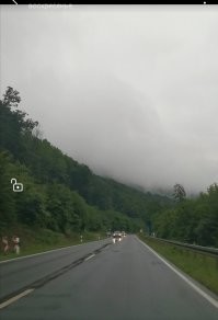 Замуж вышла 14 лет назад, стоп кадр со вчерашнего дня, сегодня ничем не отличается. Белый туман над горами это  испарение от "палящего июльского солнца" даже на фото видно как дико оно слепит (и за кадром ты просто  изнываешь от жары в курточке и джинсах)
Ещё дельные советы будут?