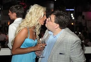 бузова проект хряка митрофанова - вора, взяточника и уголовника! бывшего председателя комитета госдуры по телерадиовещанию....