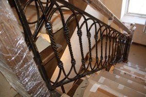 Вы все верно пишите. Что бы была работа , надо что бы были клиенты. За последние 20 лет работы, я заработал себе имя. Но я 20 лет работал и учился что то делать, а не сидел сложа руки. И я никого кроме себя не обвиняю, что я простой работяга, а не успешный бизнесмен.За 20 лет сменил несколько раз вид деятельности, потому что надоедало и хотелось что то нового. Сейчас я сварщик :)А был и Кузовщиком-жестянщиком и авто маляром и строителем и дальнобойщиком.