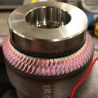 И ведь если деталь треснет  разлом пойдет по красной линии