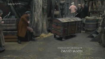 Не чемодан конечно , но тоже был набит деньгами и периодически искал хозяина , да и пугал многих.