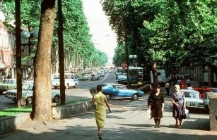 Кто-то кудряво жил... на иномарке катал.