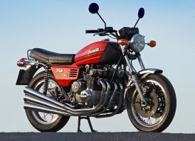 Упомянутий Benelli 750 sei. Выпускние трубы прямо как орган.