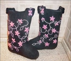 Готовь валенки с лета