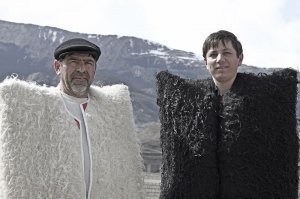 Я подумал бурки в моду вошли.