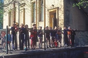 Тебе только кажется, что я ностальгирую по СССР.

PS
Вообще, странно, что тебе это кажется. Неужели русофоб может ностальгировать по СССР?!

.