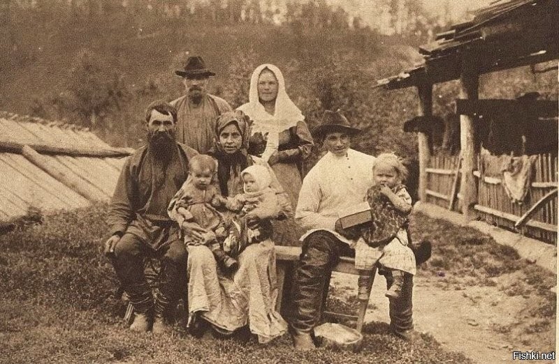А это вот крестьяне, соль земли русской..