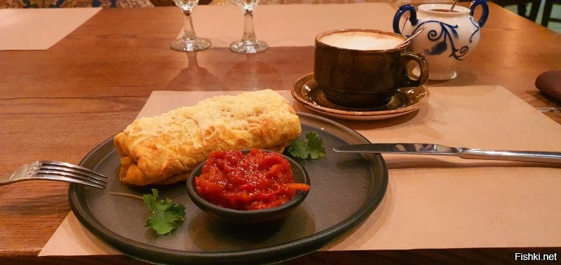 Омлетик.  И капуч.