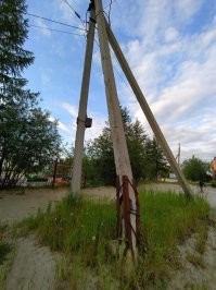 Вопросов к рукожопам нет, они - рукожопы, либо делают "временно для себя". У меня вопросы к тем людям, которые приходят принимать объект по акту и за определённые коврижки закрывают глаза на вопиющие нарушения строительных и монтажных норм.
Шанс конечно не велик, но некоторые косяки прямым или косвенным образом могут привести к травмированию или гибели человека. За такую халатность, надо просто выгонять с работы за проф непригодность, а по хорошему, и посадить на пару лет надо, чтоб другие боялись пойти на такое нарушение.