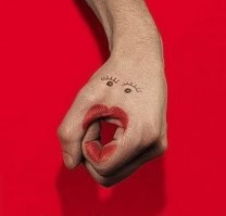 Правша на кухне, левша в борьбе!  
"Тяжело в ученье - легко в бою!"