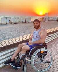 ""...миг и твоя жизнь меняется и земля уходить из под ног! В моем случае в прямом смысле этого слова! ДТП...ПЕРЕЛОМ ПОЗВОНКА...ПЕРЕЛОМ ТАЗА...РЕЗЕКЦИЯ ПРЯМОЙ КИШКИ...ЧЕРЕПНО-МОЗГОВАЯ ТРАВМА...БОЛЕЕ 10 ОПЕРАЦИЙ...4 МЕСЯЦА БОЛЬНИЦ...ИНВАЛИД.
Один миг все решил в моей жизни, один миг сломал все мои цели и мечты, один миг забрал, все, что было дорого для меня. Оставив шрамы, слезы в душе и боли...""