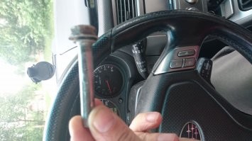 А я чей-то палец из суппорта на трассе поймал, спецы сказали, что Тойотовский