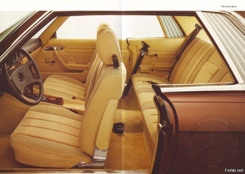 Это последний мерседес Высоцкого - спортивное купе в кузове С107, созданное на основе родстера - R107. Купе C107 выпускалось с 1971 по 1989 в разных модификациях. На фото - американская версия машины с круглыми фарами. У Высоцкого была европейская машина - с квадратными фарами, шоколадного цвета, c двигателем V8, объёмом 4,5 литра (225 л.с.). Известно, что он купил её у друга в ФРГ и пригнал в Москву в 1979. На киносъёмке мая 1979 Высоцкий едет на Новый Арбат за рулем именно этой машины, а не серо-голубого мерседеса W116, как считалось ранее. Спортивный мерседес Высоцкого так и не нашли, в отличие от серо-голубого. Учетная карточка ГАИ таинственным образом исчезла из картотеки сразу после смерти Высоцкого...