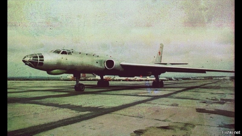 А я из Оленегорска (посёлок Высокий) Мурманской области (с 6-ти до 13-ти лет там проживал).Мы конечно пацанами не знали,что "стратеги и дальники-Ту-22 летают на Кубу" и ещё кое-куда.И про катастрофы слышали не по телевизору а из форточки.
