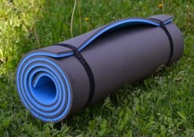 Объехал с ними Каспийское море - Дагестан, Азербайджан, Чёрное море - Грузию, Турцию. В Тайланде в Патонге в итоге  весь комплект, порядком побитый уже, Питерской паре подарил. Теперь снова закупился. 
Не страшны нам пляжи любые!
Каменистые и песчанЫе!
Большой привет всем местным кидалам
Мы автономны а места навалом!