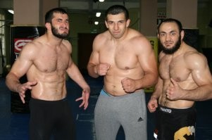 Ну-у, блин...
У нас такие неандертальцы страной управляют, в госдуме сидят, в кино снимаются, страну на олимпиадах представляют...
Вот вы всё кричали: Омерика - страна равных возможностей!
А на практике? Равные возможности именно в России!