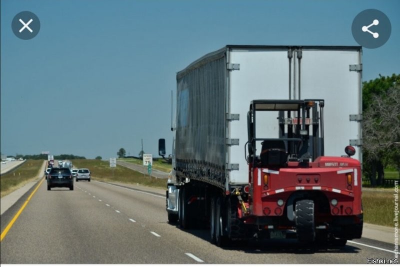 Я не знаю в какой деревне вы живёте и в каких розничных магазинах что там у вас разгружают. Магазин "сантехник" в подвале панельной пятиэтажки?
Мы дом строили, вы мне будете рассказывать как доставляют, разгружают и как все происходит?
Сейчас, наверно открою страшную тайну, только никому не рассказывайте. Прогресс дошёл до того, что фура имеет свой погрузчик, не то, что какой то там магазин. 
 вот это поворот. Да? 
А видов этих погрузчиков 100500. 
Так что подтирайте сопли, господа мужчины, совершенно рядовая работа.