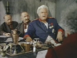 Генеральный Инспектор 1949 год.
Вольная экранизация комедии Н.В. Гоголя "Ревизор".
Бродячие мошенники Георгий и Яков странствуют из города в город, показывая публике "чудеса" и продавая "чудодейственные" лекарства. Однажды Георгий попадает в тюрьму какого-то провинциального городка. Коррумпированные чиновники, напуганные слухами о приезде Ревизора, со страху решили, что этот оборванец в тюрьме и есть тот самый Главный Ревизор, путешествующий инкогнито!