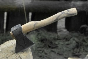 а как может топор сломаться?
К примеру так! 
Мне кажется ты зашёл сюда похейтить что поднять чувство собственной значимости и самоутвердиться в роли инет-эксперта! Ну флаг тебе в руки! )))