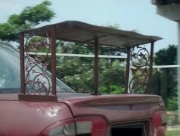 Я, пожалуй, тоже себе такой спойлер забабахаю...
Где-то на даче кит-комплект лежит.
Бабушка подарила.
Люблю её.