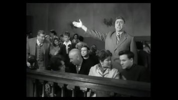 А сейчас , когда посадили старину Харви , у многих женщин-актрис нет даже и первого шанса !
Свободу Харви Вайнштейну !!!