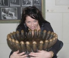 Давненько я не был в этом музее :) Раза 2 был и как всегда у всех одни и те же фотки , то на креслочленах то у этой чаши :)