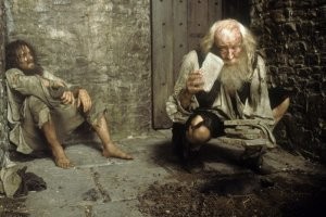 Вместо "Враг государства", лучше б "Граф Монте-Кристо" вставили.