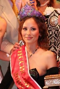 Мальчик, в поисках отца-банкира, спас жизнь матери